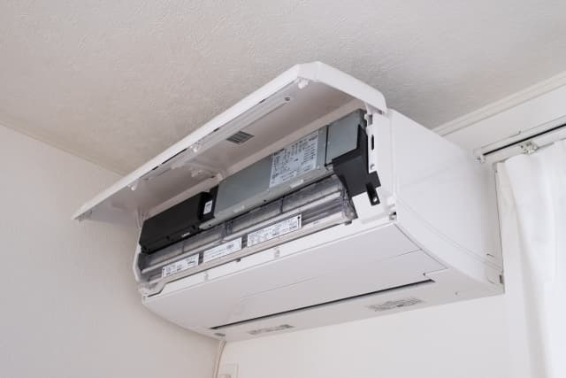 お掃除機能付きエアコン